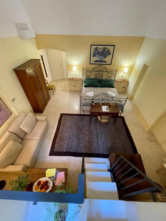 4 Balconi Rooms- Dimora Arditi B&B Lecce Exterior foto