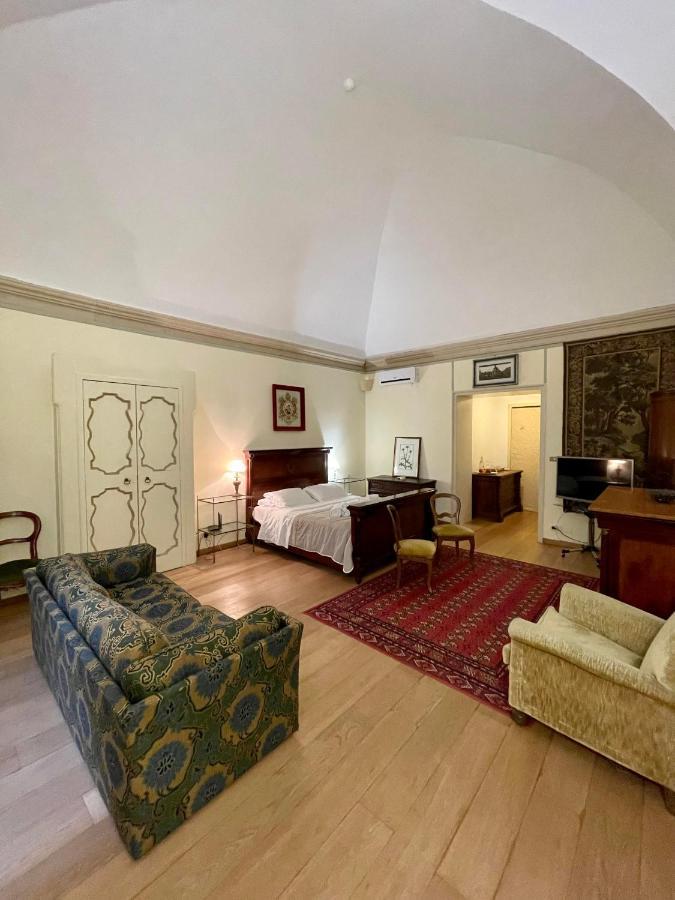 4 Balconi Rooms- Dimora Arditi B&B Lecce Exterior foto