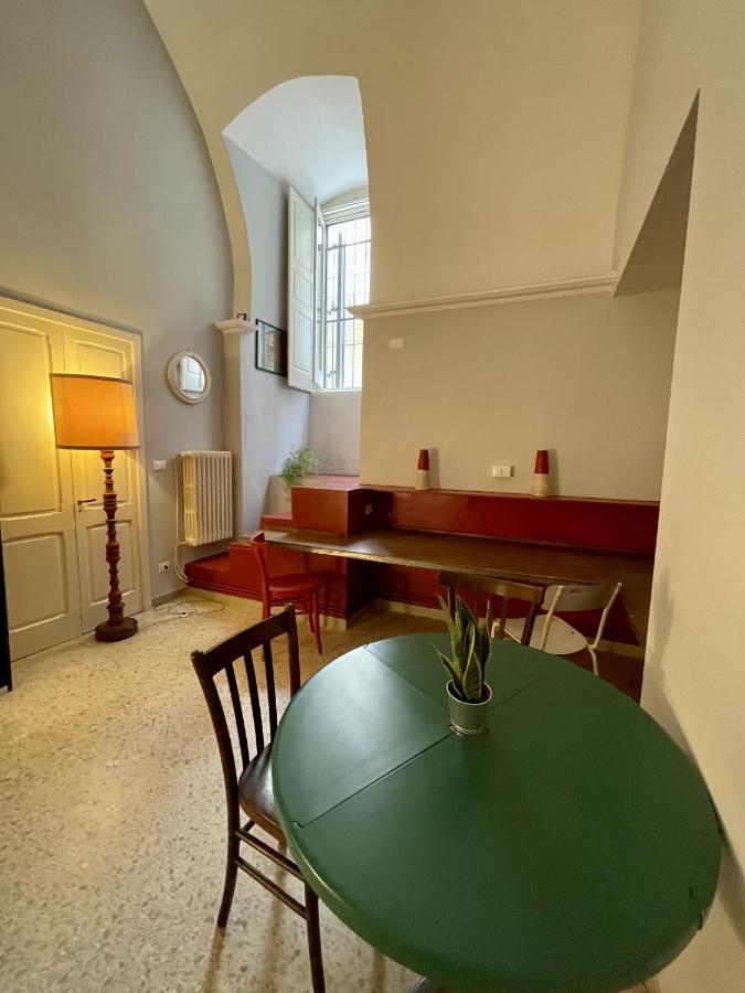 4 Balconi Rooms- Dimora Arditi B&B Lecce Exterior foto