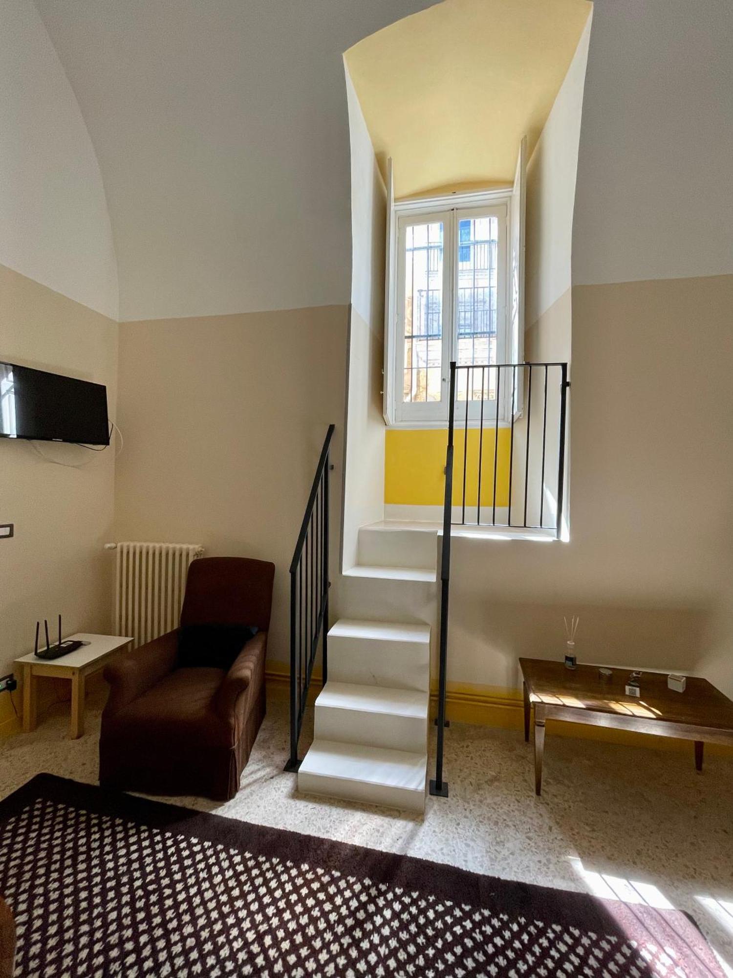 4 Balconi Rooms- Dimora Arditi B&B Lecce Exterior foto