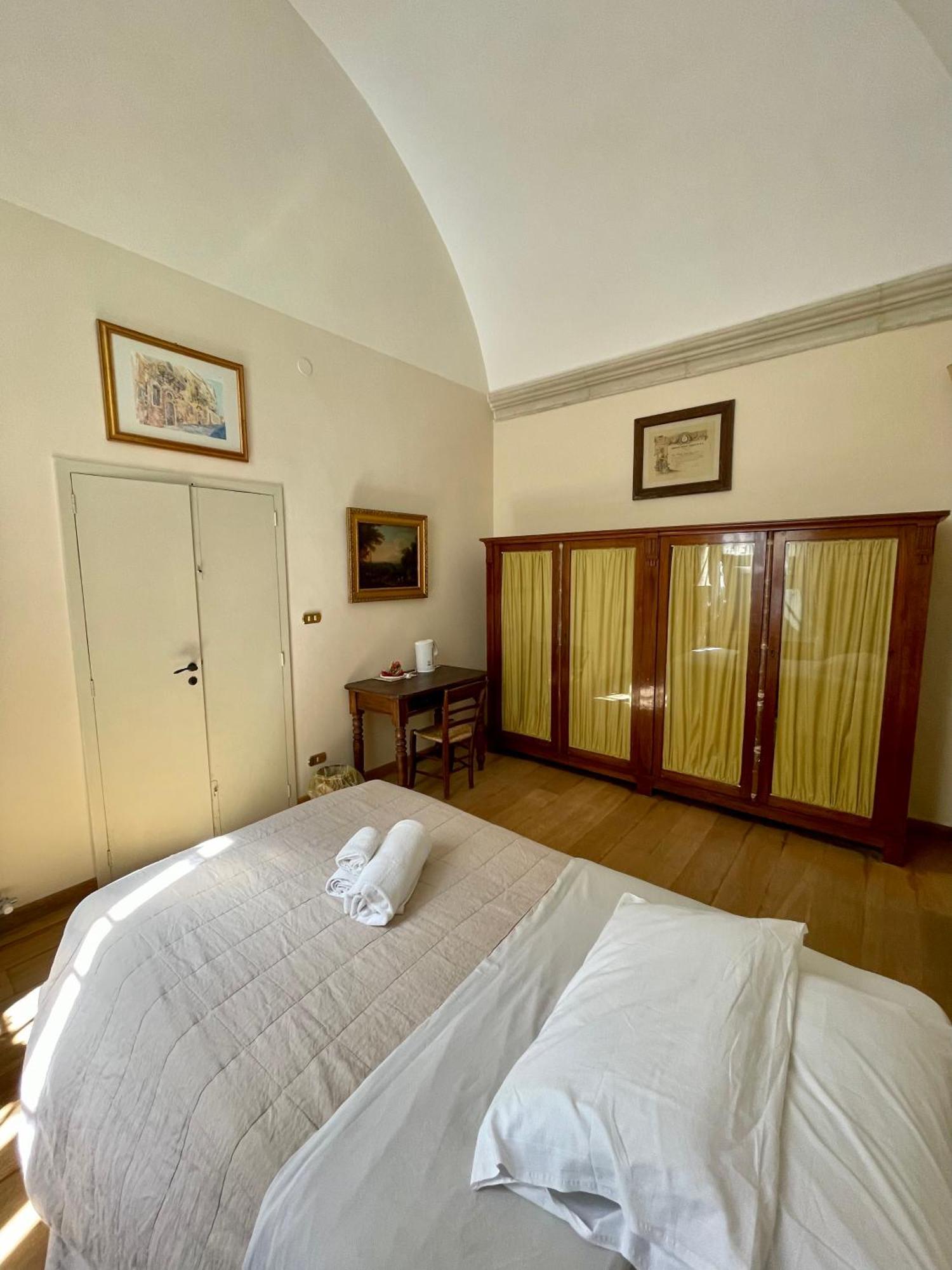 4 Balconi Rooms- Dimora Arditi B&B Lecce Exterior foto